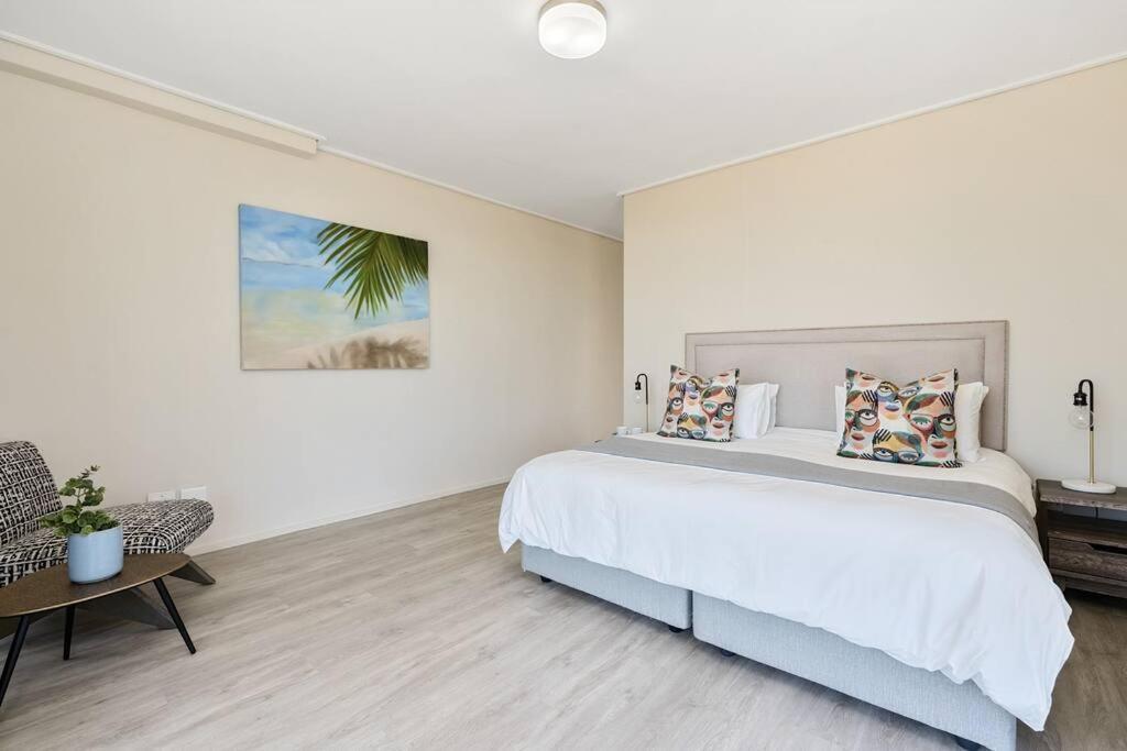 Stylish Point Getaway Apartment
